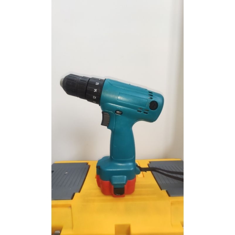 Khoan pin nhật bãi Makita 6205D