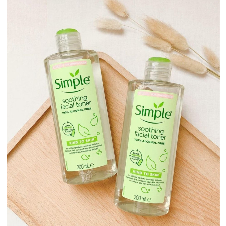 Nước hoa hồng Simple Kind To Skin Soothing Facial Toner 200ml