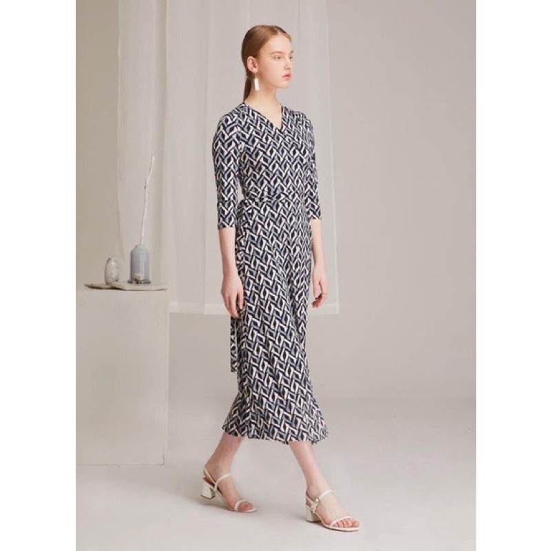 Đầm xuất Hàn dư xịn dáng midi sale