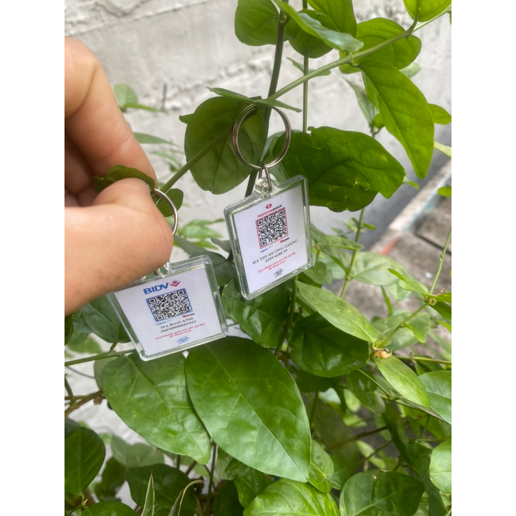 Móc chìa khoá quét mã QR tài khoản ngân hàng theo yêu cầu