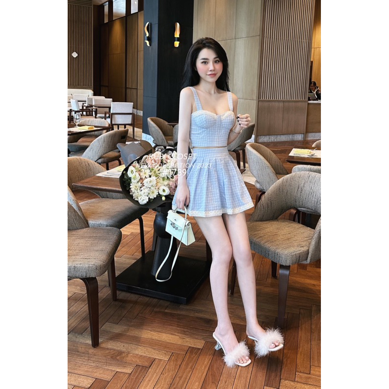 Set kẻ viền ren mix chân váy xếp ly Linh Hoàng