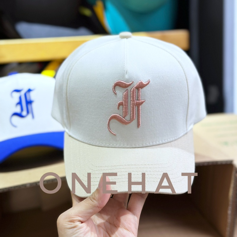 Nón Lưỡi Trai Fom Vuông Trucker logo chữ F thêu nổi 3D vải trắng kem chất lượng cao Brand One Hat