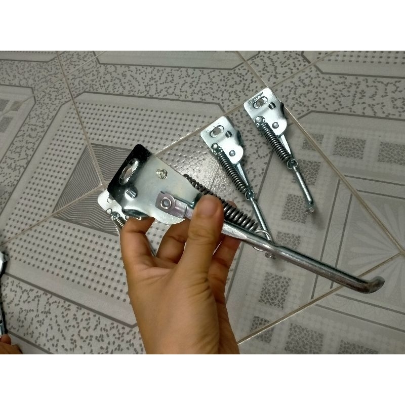 CHÂN CHỐNG XE ĐẠP TRẺ EM TỪ 12 ĐẾN 20 INCHES