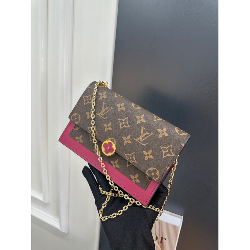 Móc khoá L V fullbox