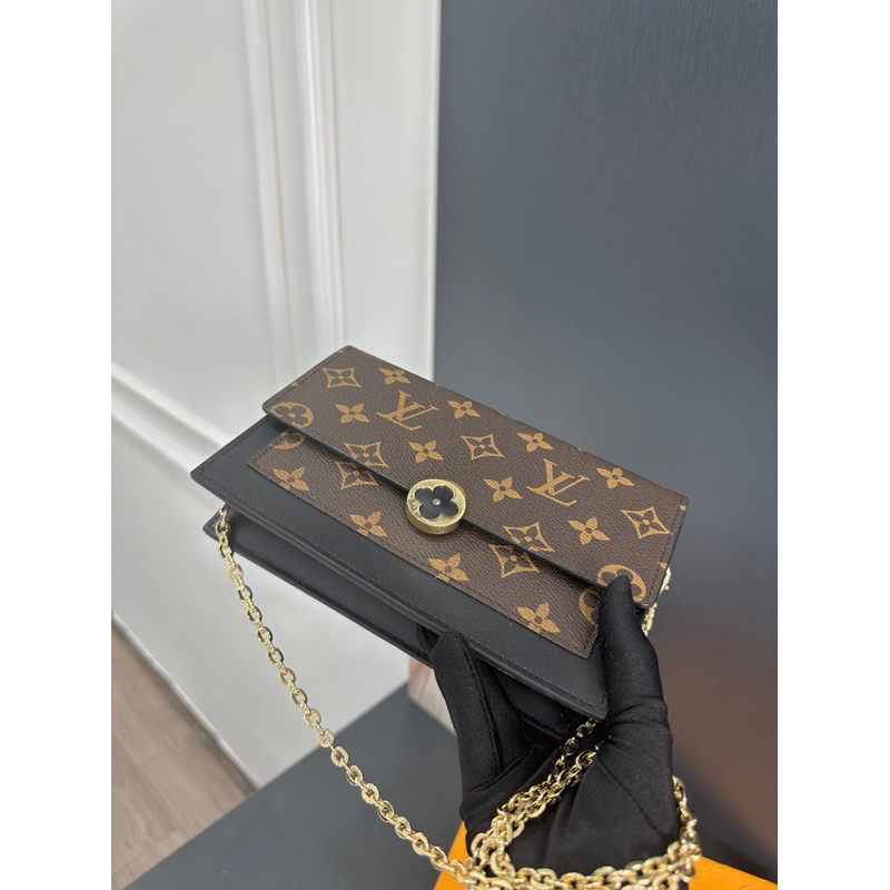 Móc khoá L V fullbox