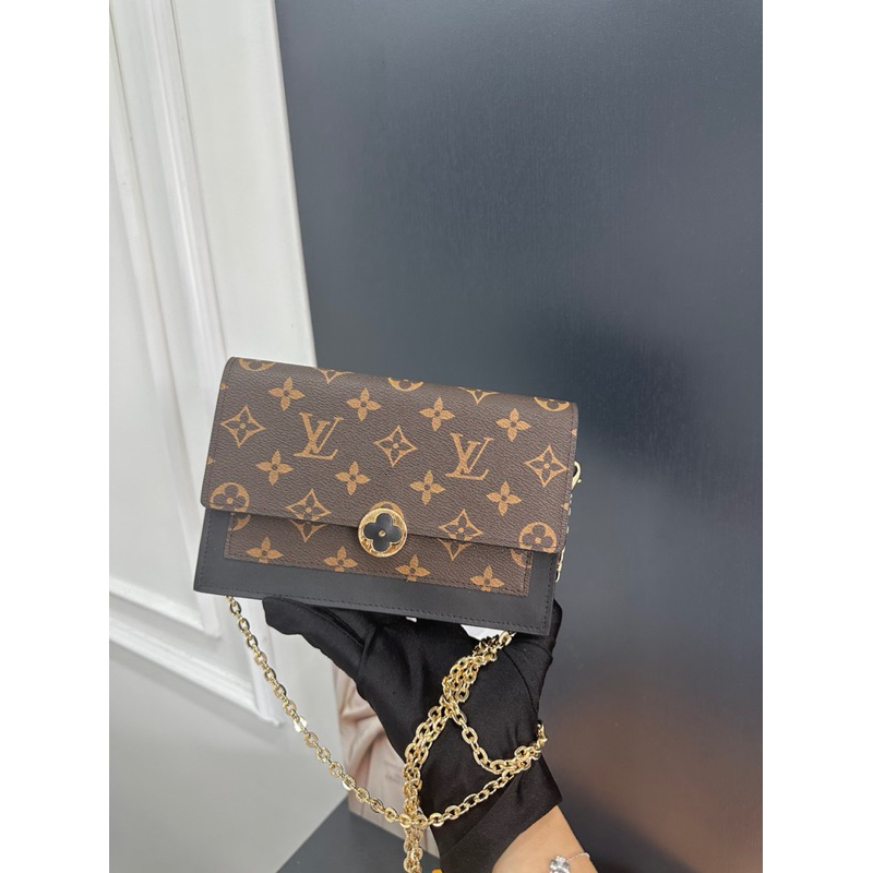 Móc khoá L V fullbox