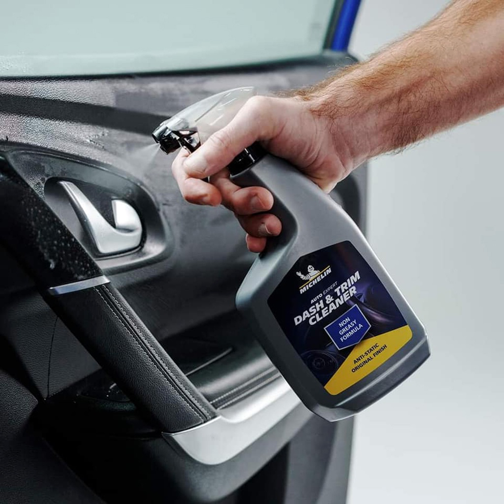 Dung dịch vệ sinh buồng lái Michelin Dash & Trim Cleaner 31463 hàng chính hãng