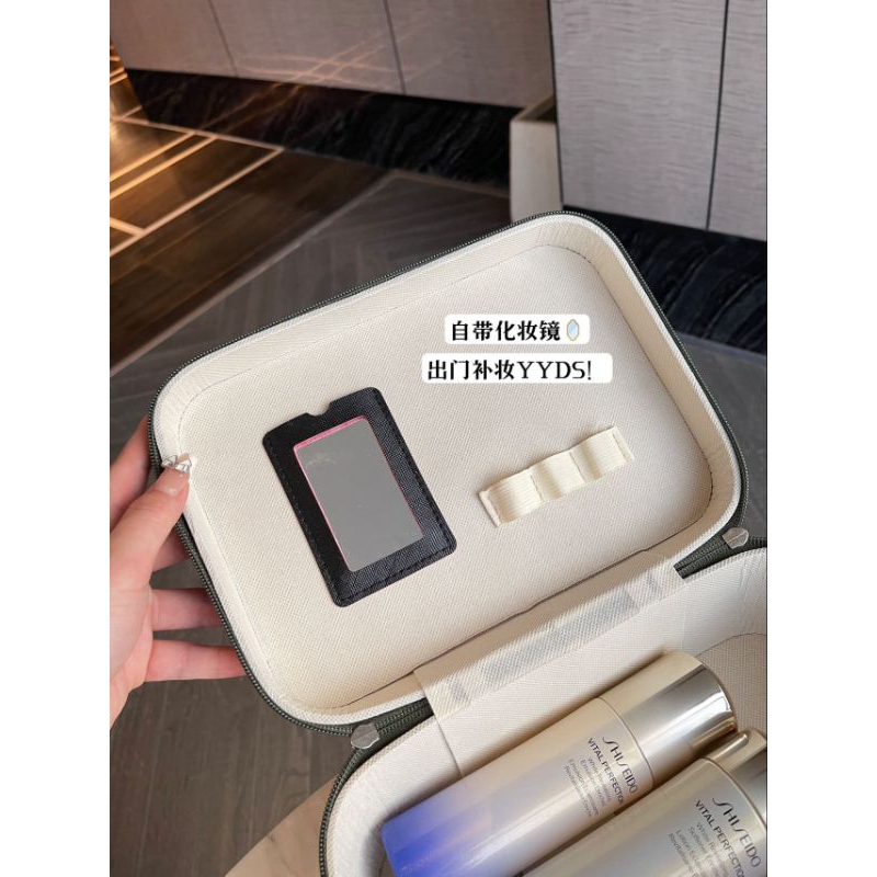 Cốp đựng mỹ phẩm Gucci kèm gương nhỏ màu xanh siêu Sang  B3-105