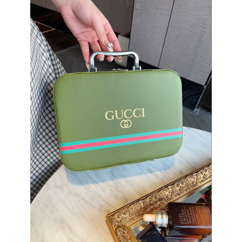 Cốp đựng mỹ phẩm Gucci kèm gương nhỏ màu xanh siêu Sang  B3-105