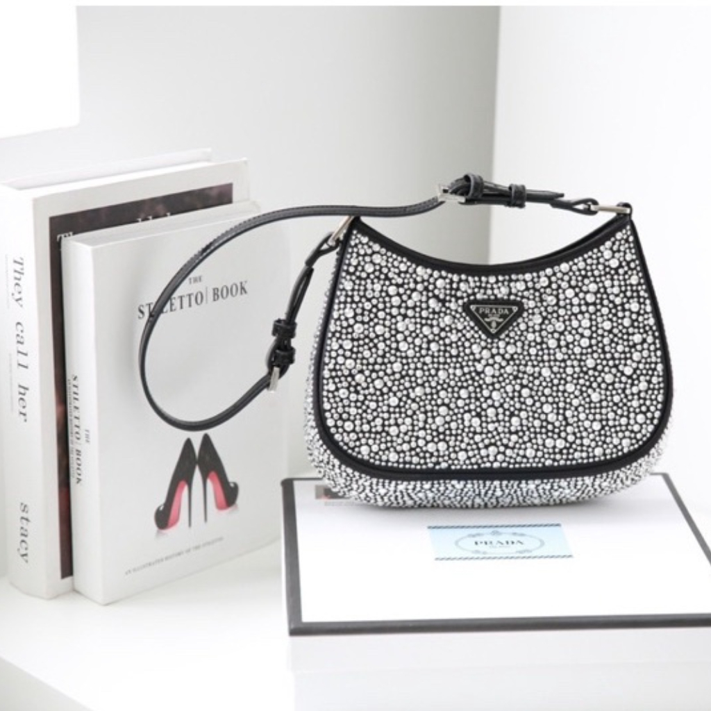 Túi Đeo Vai Pr Ceo Blingbling, Size23, Form Lót Chuẩn Auth, Đính Đá Chắc Chắn, Nét Đến Chi Tiết Nhỏ