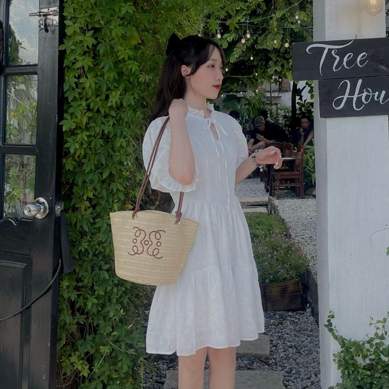 VÁY TRẮNG THẮT NƠ LƯNG