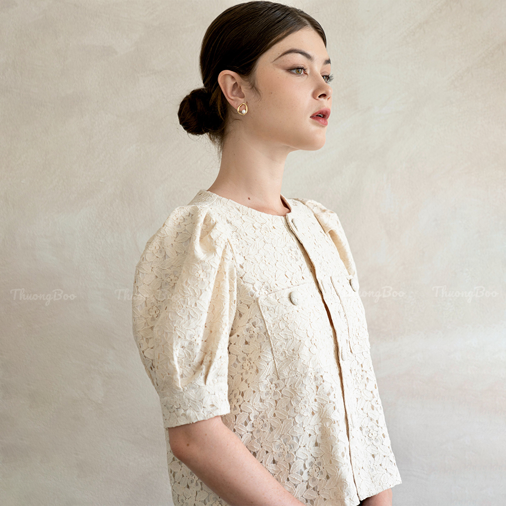 Áo Kiểu Nữ Sang Trọng Thuongboo Chất Ren Cứng Cáp Tông Màu Be Kem Tôn Da - New Camel Top