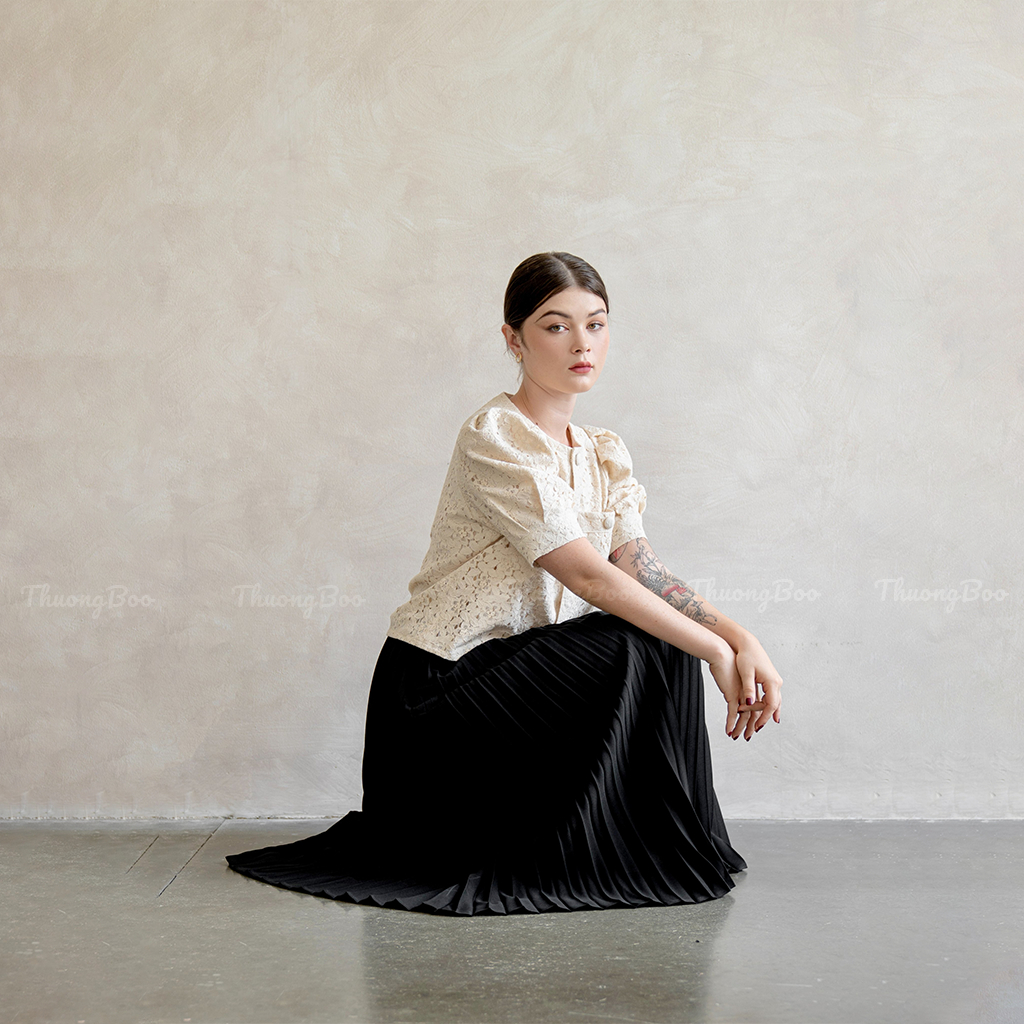 Áo Kiểu Nữ Sang Trọng Thuongboo Chất Ren Cứng Cáp Tông Màu Be Kem Tôn Da - New Camel Top