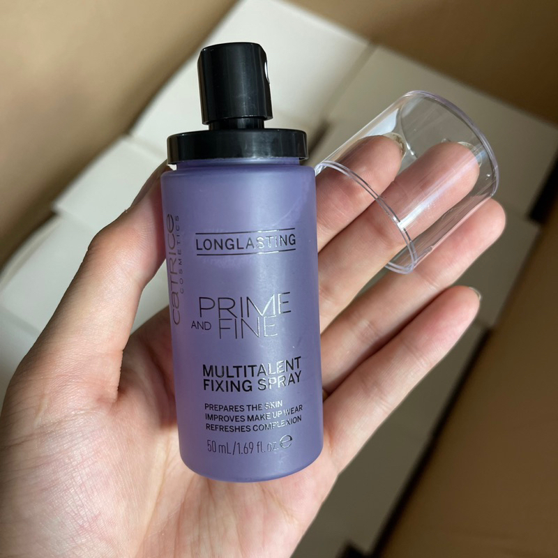 Xịt Khoáng Khóa Nền Catrice Prime And Fine Multitalent Fixing Spray, KHÓA NỀN TÍM