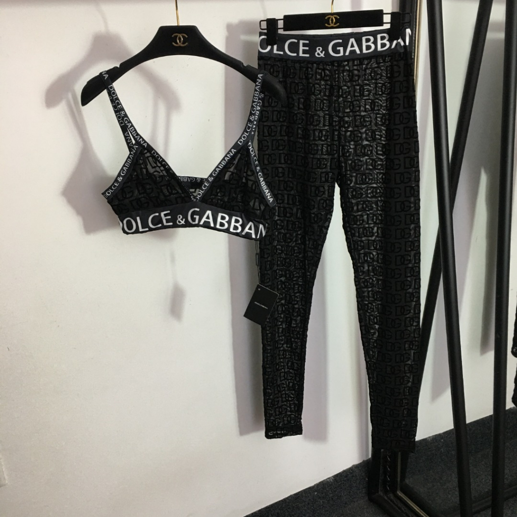 Set quần áo yoga nữ cao cấp Dolce & Gabbana DG năng động, sành điệu