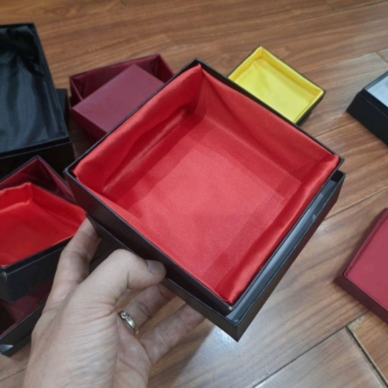 HỘP ĐỰNG THẮT LƯNG NAM .HỘP ĐỰNG VÍ NAM