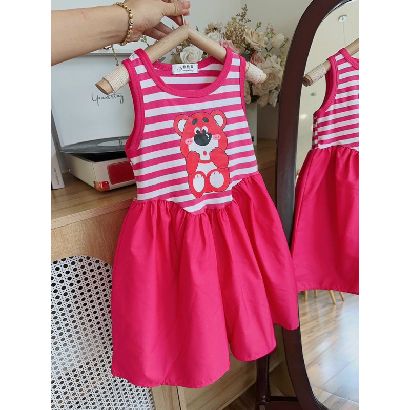 Siêu đẹp: 8-30kg , váy tơ nhăn Gấu Dâu fom bồng cách điệu. vải tơ mềm mướt tay lên phom đẹp