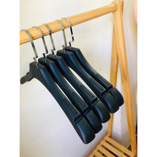 Móc treo nhựa cao cấp, móc treo nhập khẩu vai dài 40cm.