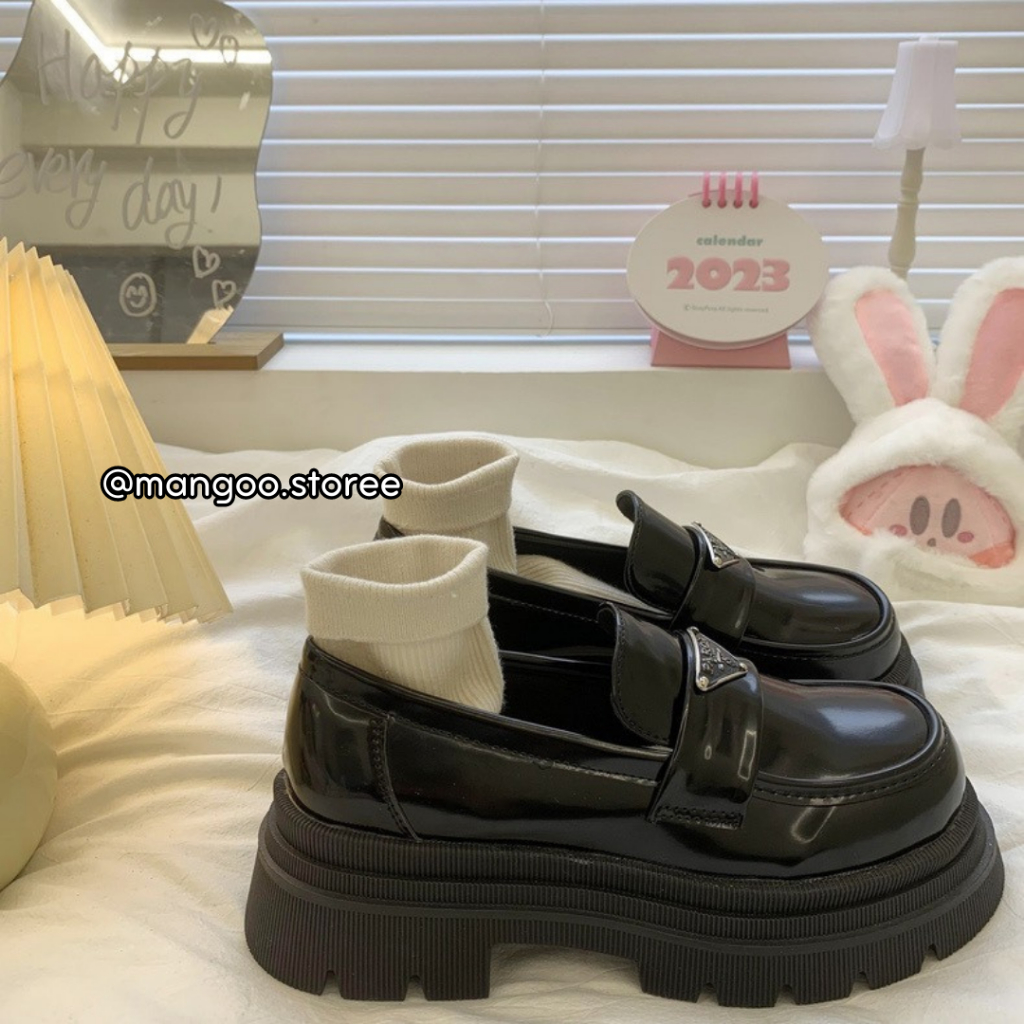 Giày nữ Loafer da bóng đế cao phong cách Retro Anh Quốc 2023