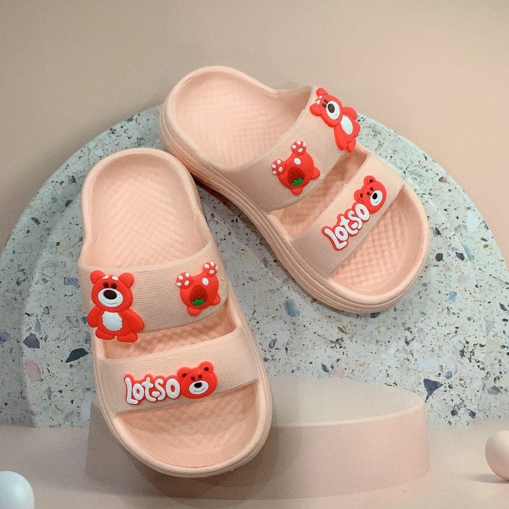 Dép bánh mì hai quai Cho Bé Gắn sticker Gấu Dâu Siêu Đẹp Mềm Êm Chân Dép Quảng Châu