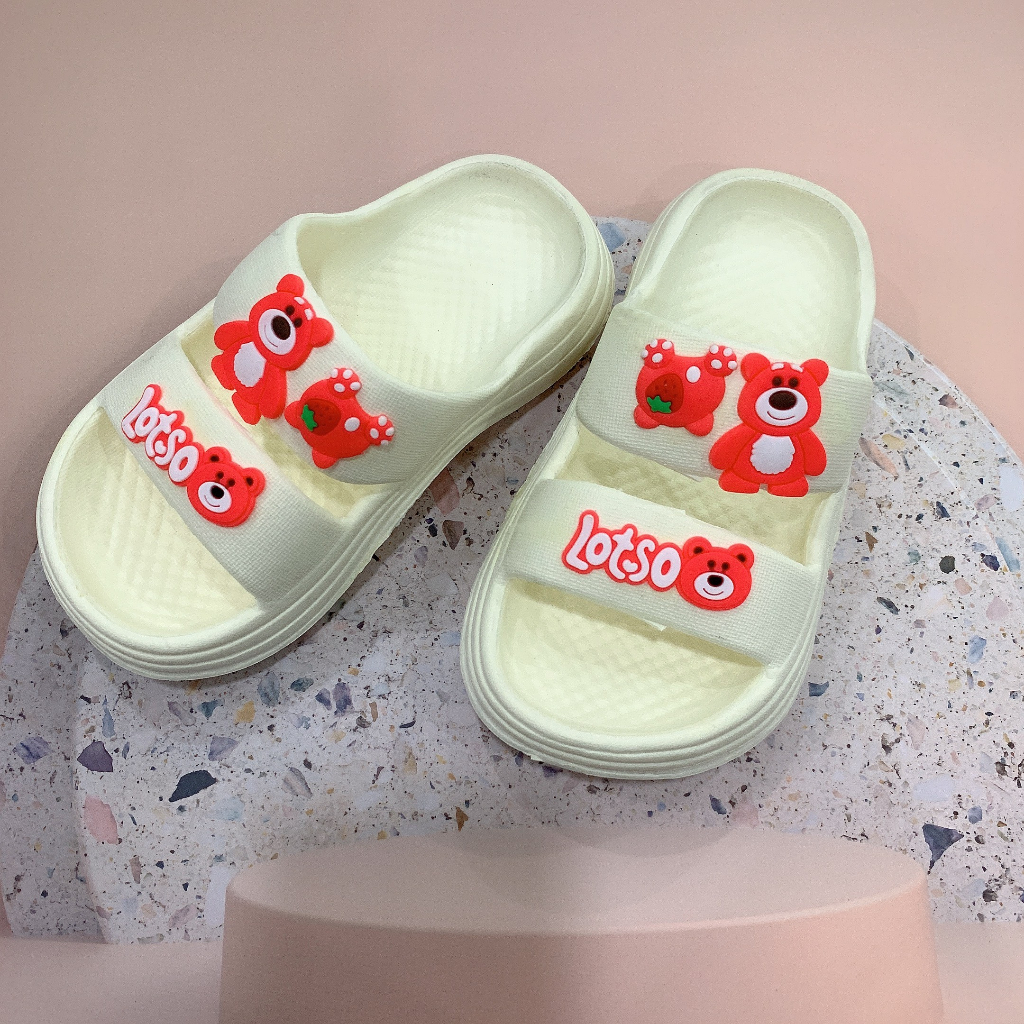 Dép bánh mì hai quai Cho Bé Gắn sticker Gấu Dâu Siêu Đẹp Mềm Êm Chân Dép Quảng Châu