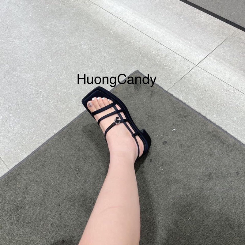 Sandal dây đen gót vuông CK