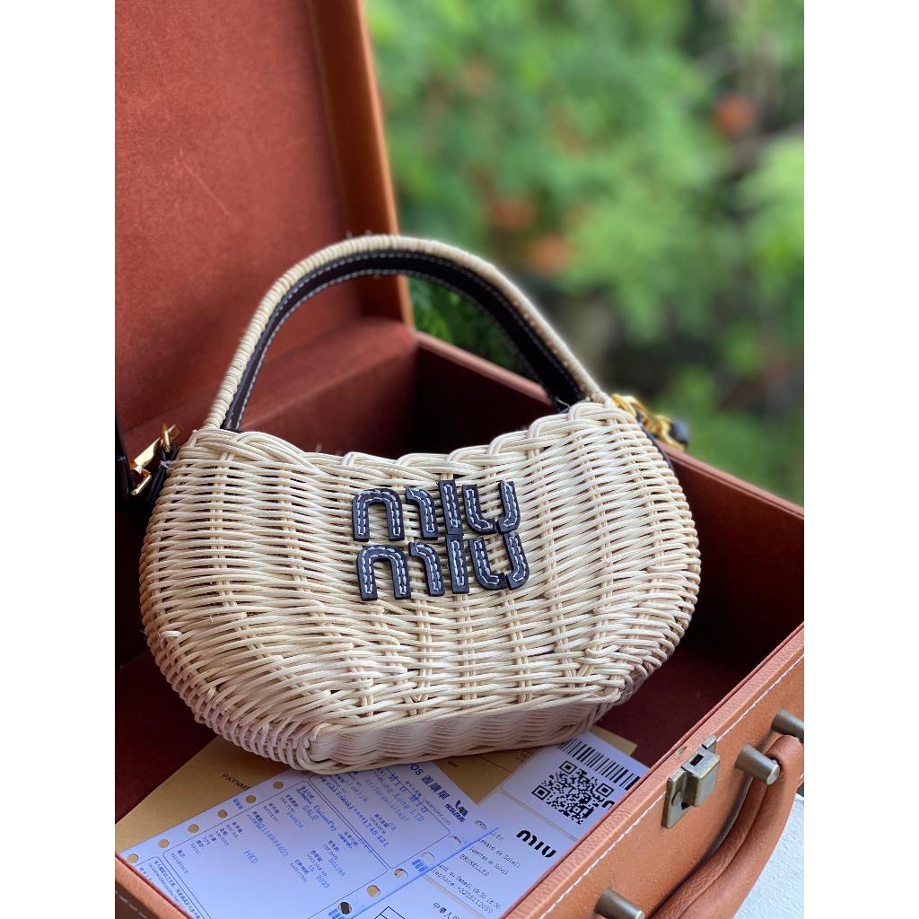 Túi cói quai xách nữ MIU MIU