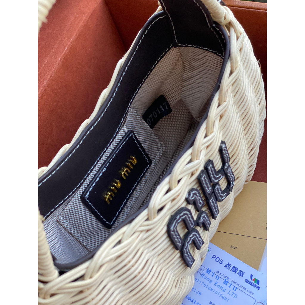 Túi cói quai xách nữ MIU MIU