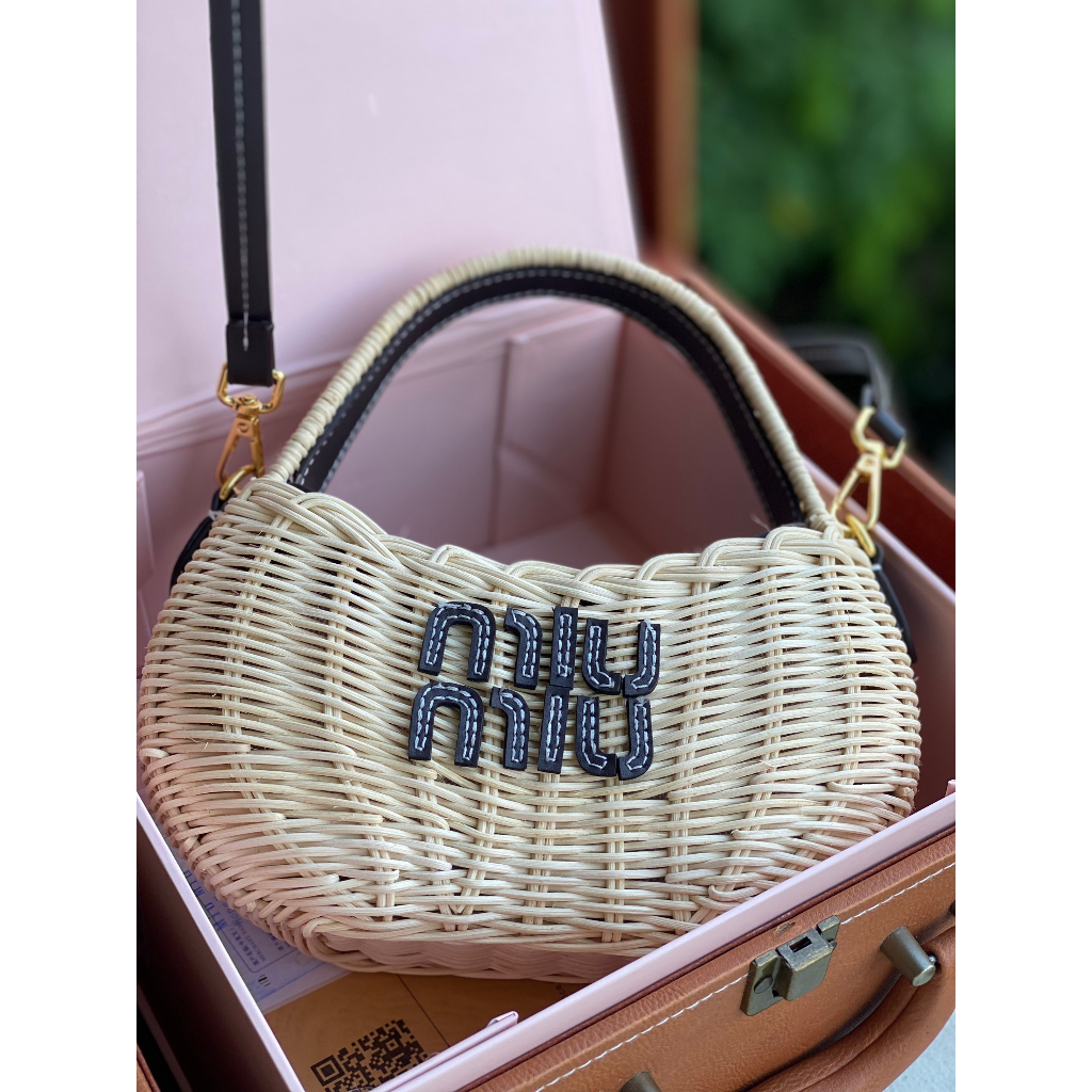 Túi cói quai xách nữ MIU MIU