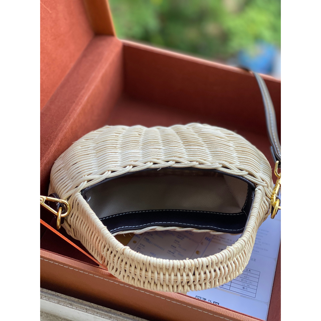 Túi cói quai xách nữ MIU MIU