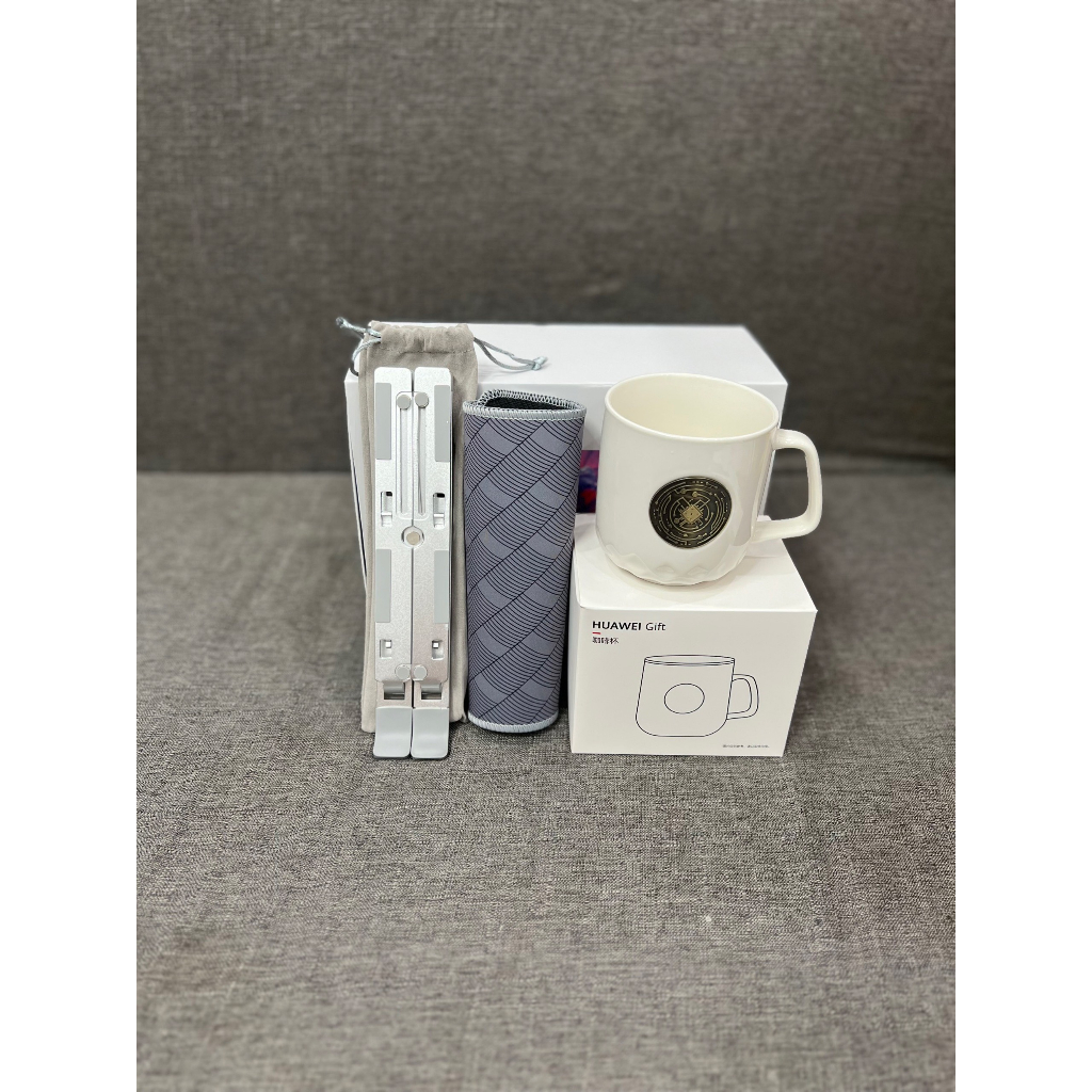 Bộ quà tặng HuaWei 3 chi tiết: Giá đỡ LAPTOP, MACBOOK, IPAD bằng nhôm, bàn di chuột đa năng, cốc sứ cao cấp 430ml