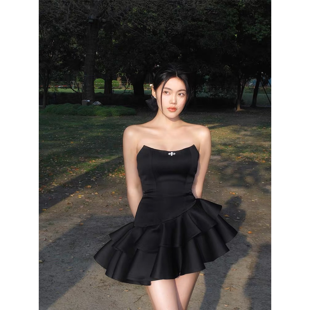 Váy ôm eo Black Roise Dress