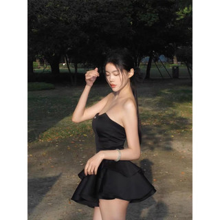 Váy ôm eo Black Roise Dress
