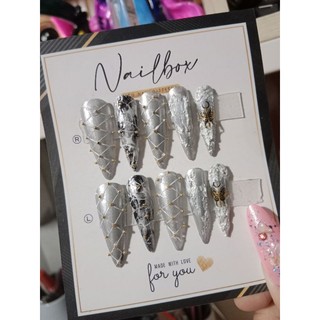 Nails box thiết kế bạc đính bi nổi bậc
