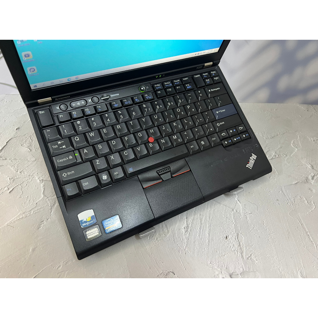 Thinkpad X220 Laptop văn phòng nhỏ, gọn, giá rẻ i5-2520M/4G/SSD 256G
