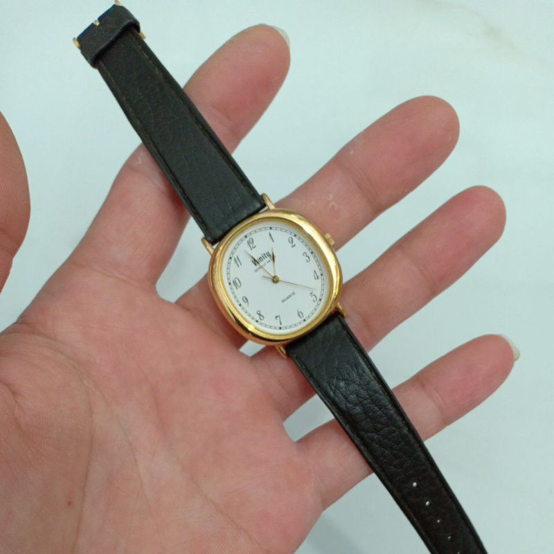 đồng hồ nam nữ si nhật hiệu VANITY dây da mạ vàng độ mới cao 96% phù hợp nam tay nhỏ với nữ tay to thiết kế độc lạ
