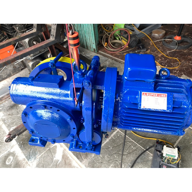 Máy kéo thang hàng