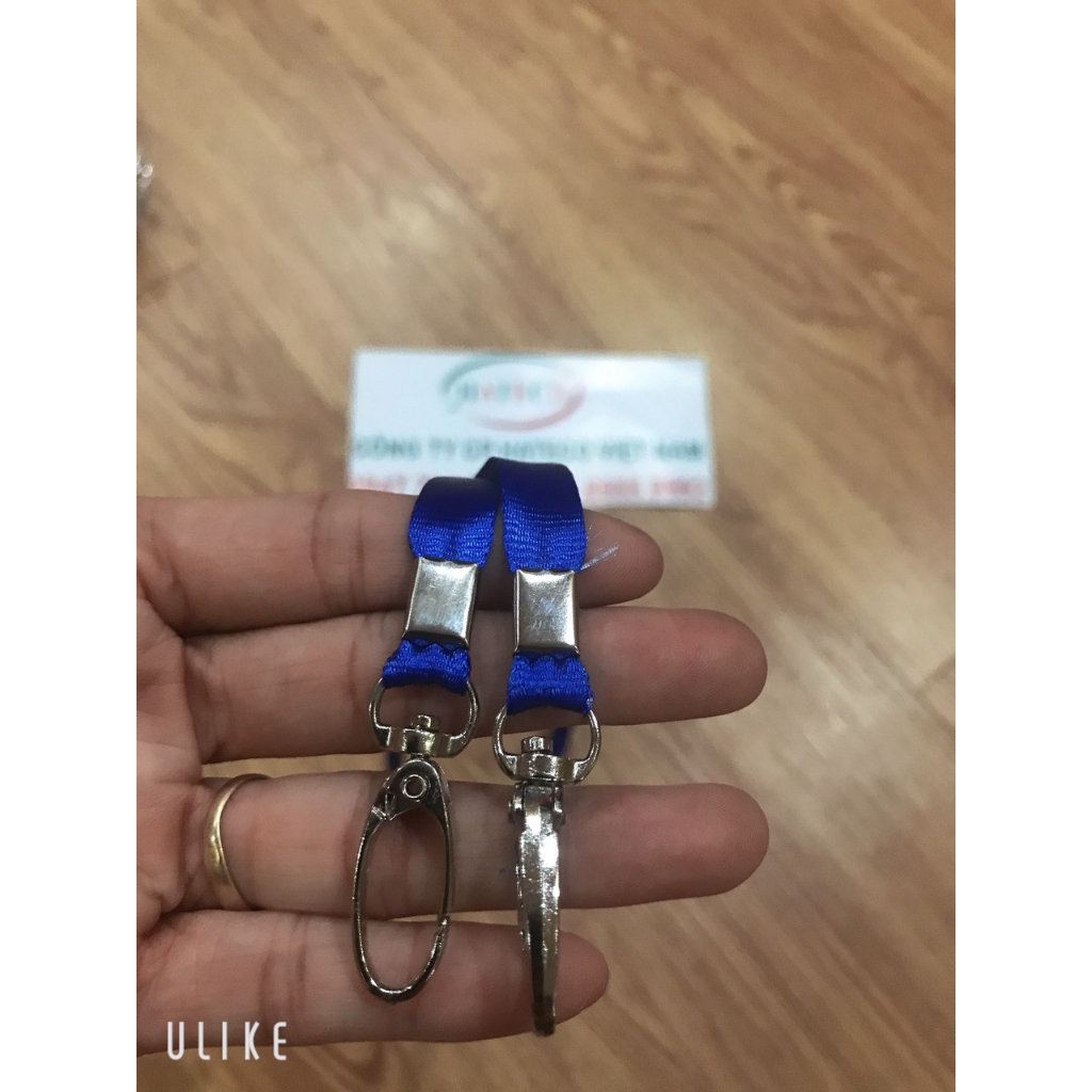 XƯỞNG SẢN XUẤT DÂY ĐEO THẺ LỤA 2 MÓC SẮT- DÂY ĐEO THẺ NHÂN VIÊN 2 ĐẦU MÓC 1CM - Thẻ nhựa, in dây