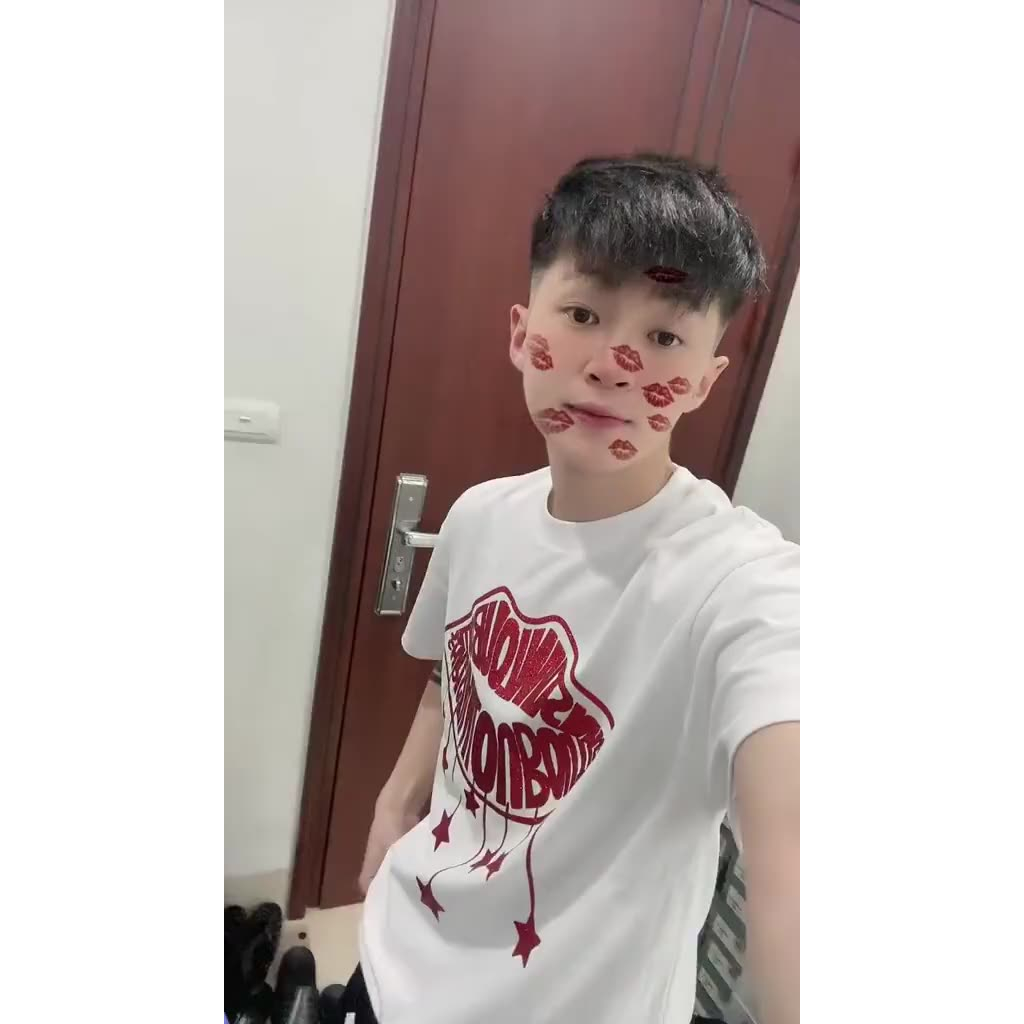 Áo Thun Nam Nữ Họa Tiết Logo Đôi Môi Kim Tuyến Cao Cấp - Áo Phông Siêu Cấp Chất Cotton Cổ Bo Dày Dặn trend hè 2023