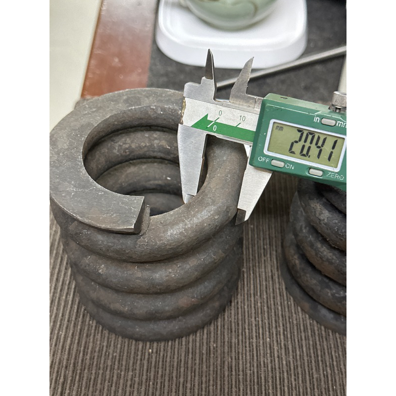 Lò xo nén đường kính ngoài 98mm cao 100 sợi 20mm