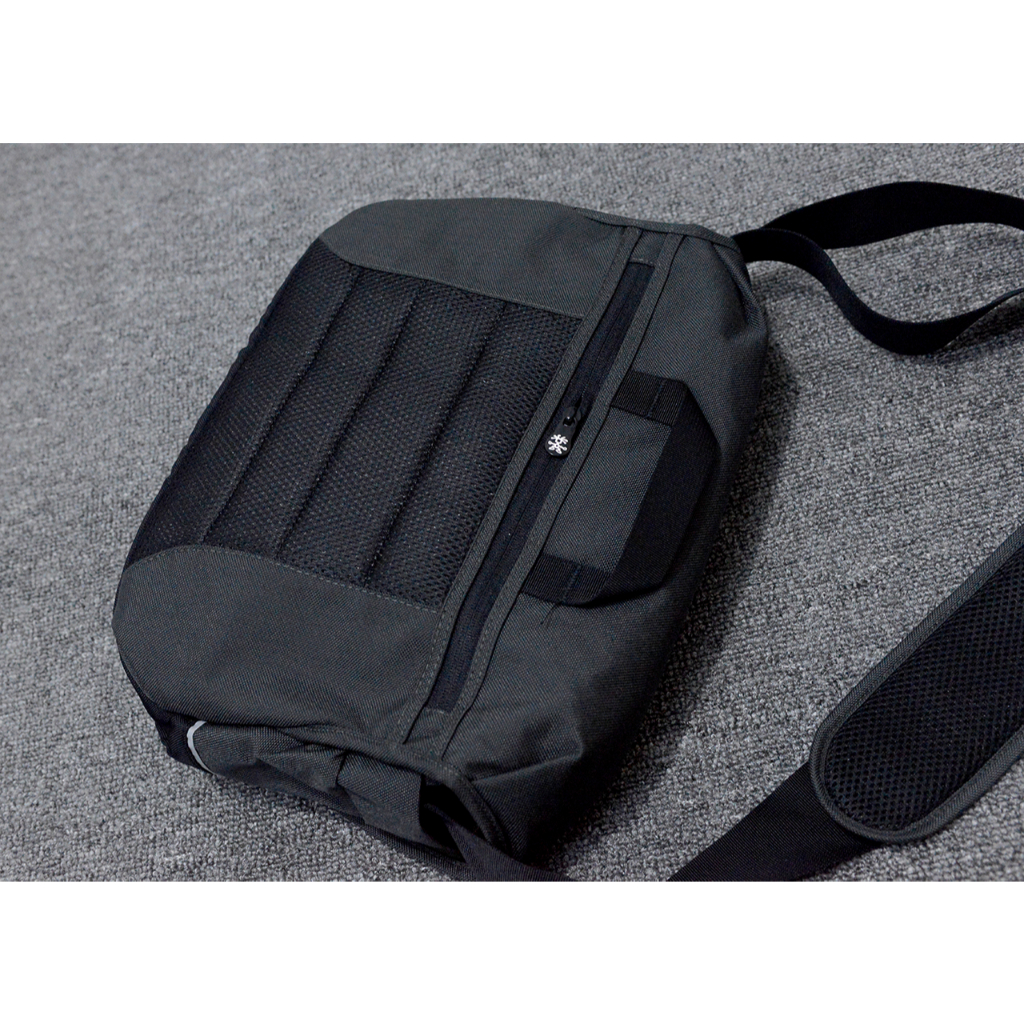 Crumpler Proper Roady 7500 có ngăn iPad