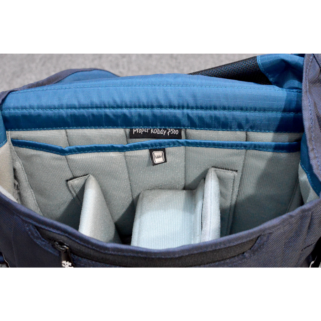Crumpler Proper Roady 7500 có ngăn iPad