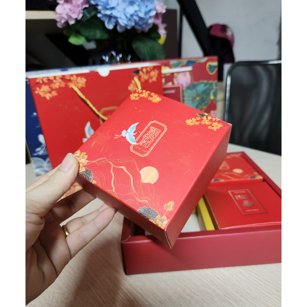 HỘP BÁNH TRUNG THU SET 4 BÁNH 150 - 250G MẪU 2023