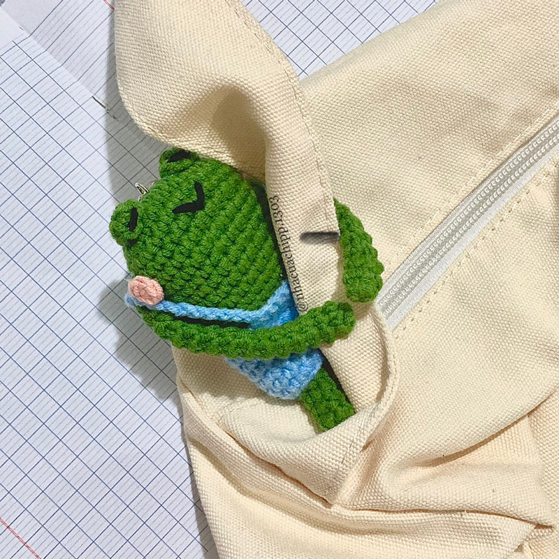 Móc khoá ếch tay dài bằng len đáng iu handmade