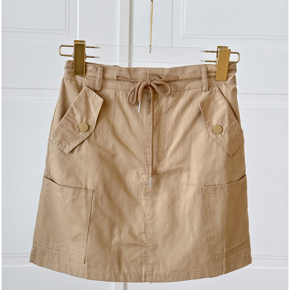 Chân váy LYRA chữ A 4 túi trước dây rút eo chất kaki trơn phong cách trẻ trung, năng động - CSYCN0148