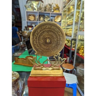 Biểu trưng mặt trống đồng đế hoa sen liền khối 15cm cao 25cm