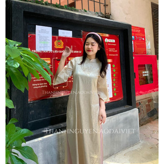 Áo dài Liên Hoa màu be dáng suông gấm hoa nổi
