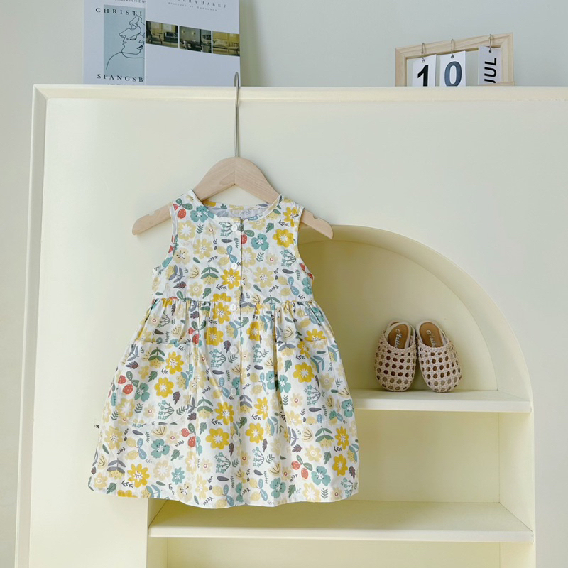 Váy sát nách cổ tròn khuy trước hoạ tiết đáng yêu cho bé gái