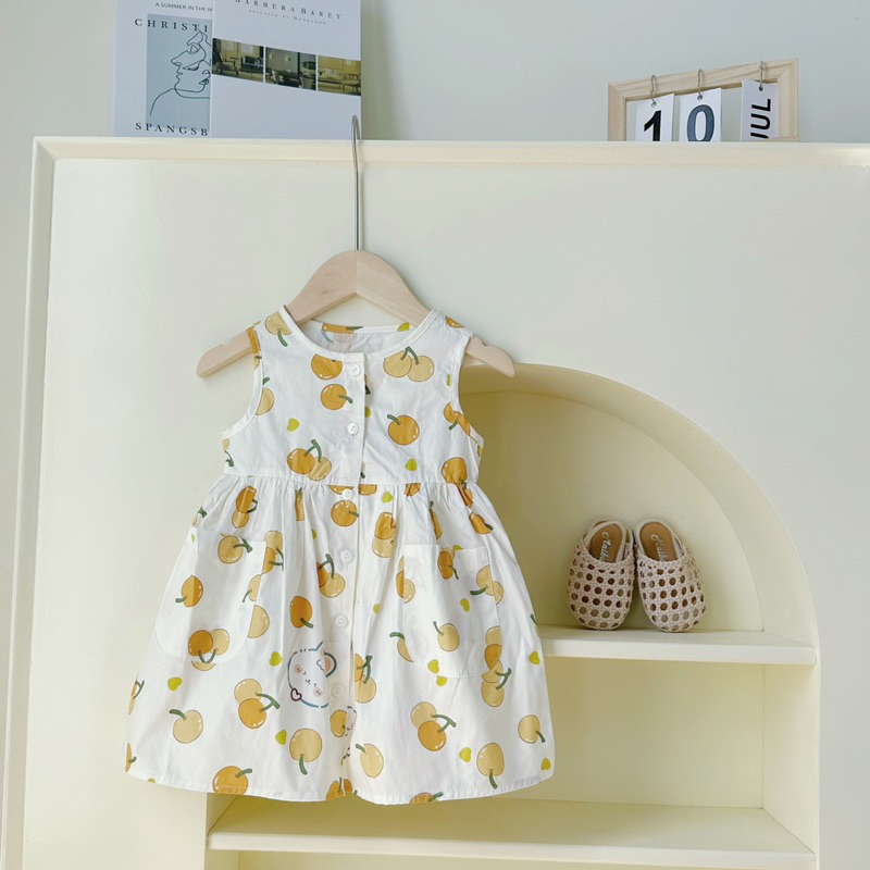 Váy sát nách cổ tròn khuy trước hoạ tiết đáng yêu cho bé gái