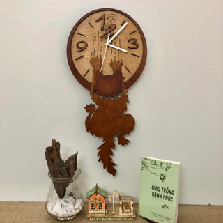 Đồng hồ treo tường trang trí Chú Mèo Nghịch Ngợm - Đồng hồ Decor